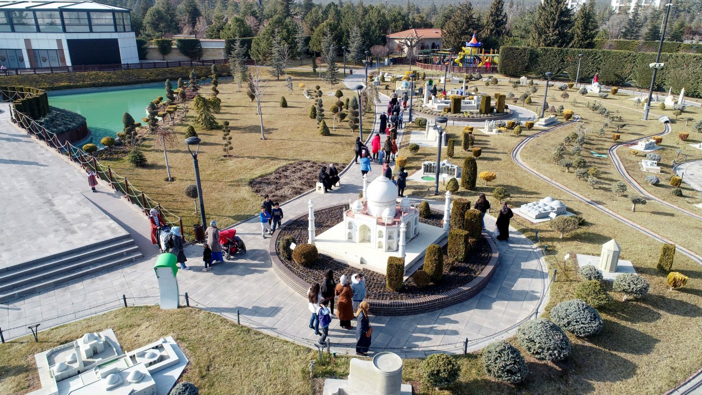80 BİNDE DEVR-İ ALEM PARKI ARA TATİLDE ÇOCUKLARIN GÖZDESİ OLDU  