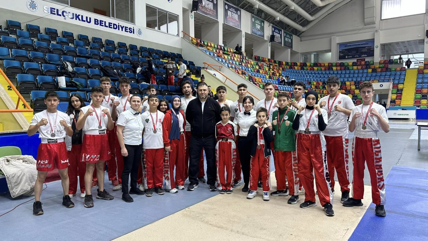 MERAM BELEDİYESPOR’DAN 32 MADALYA BİRDEN 
