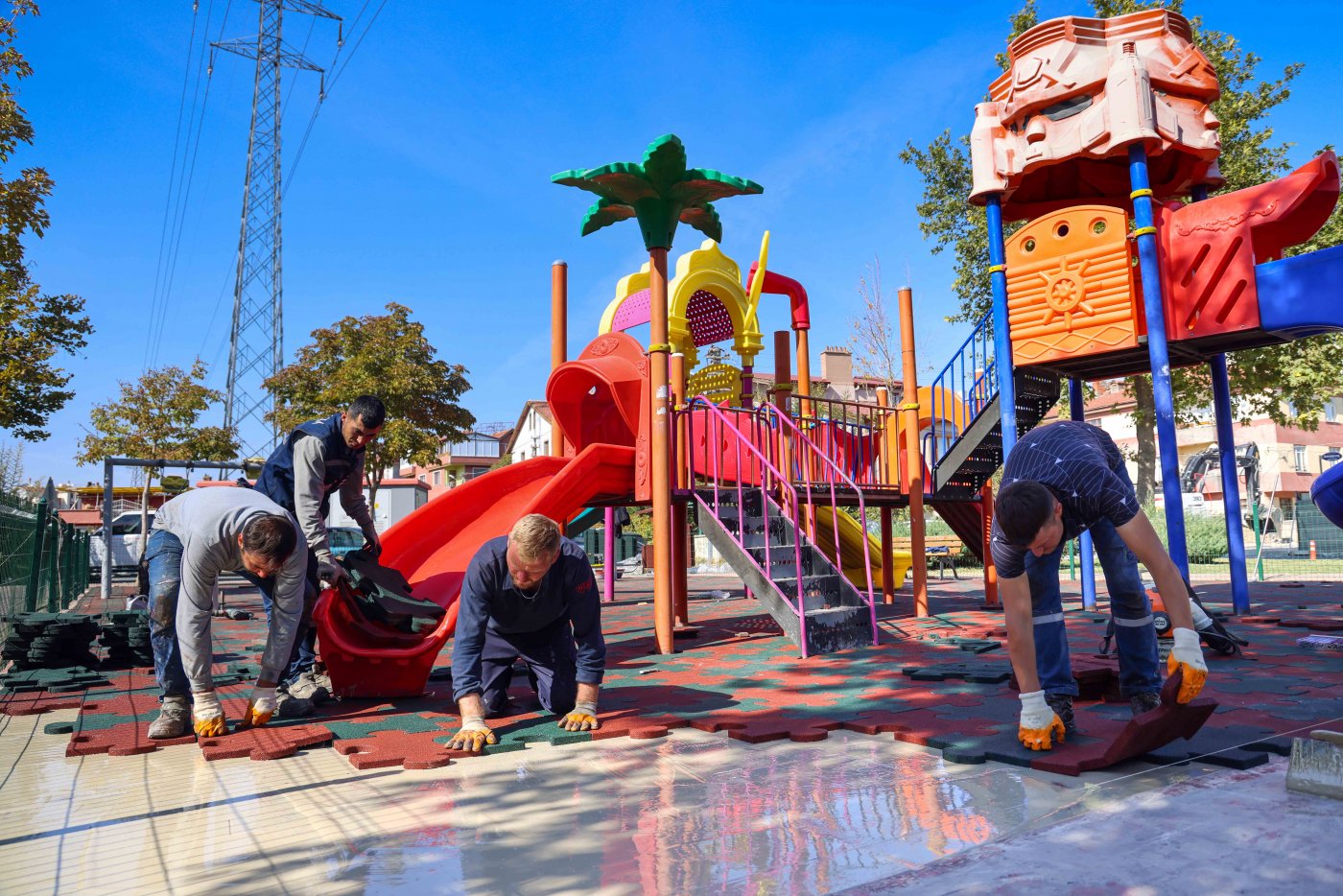 MERAM’IN PARK VE BAHÇELERİ KIŞA HAZIRLANIYOR