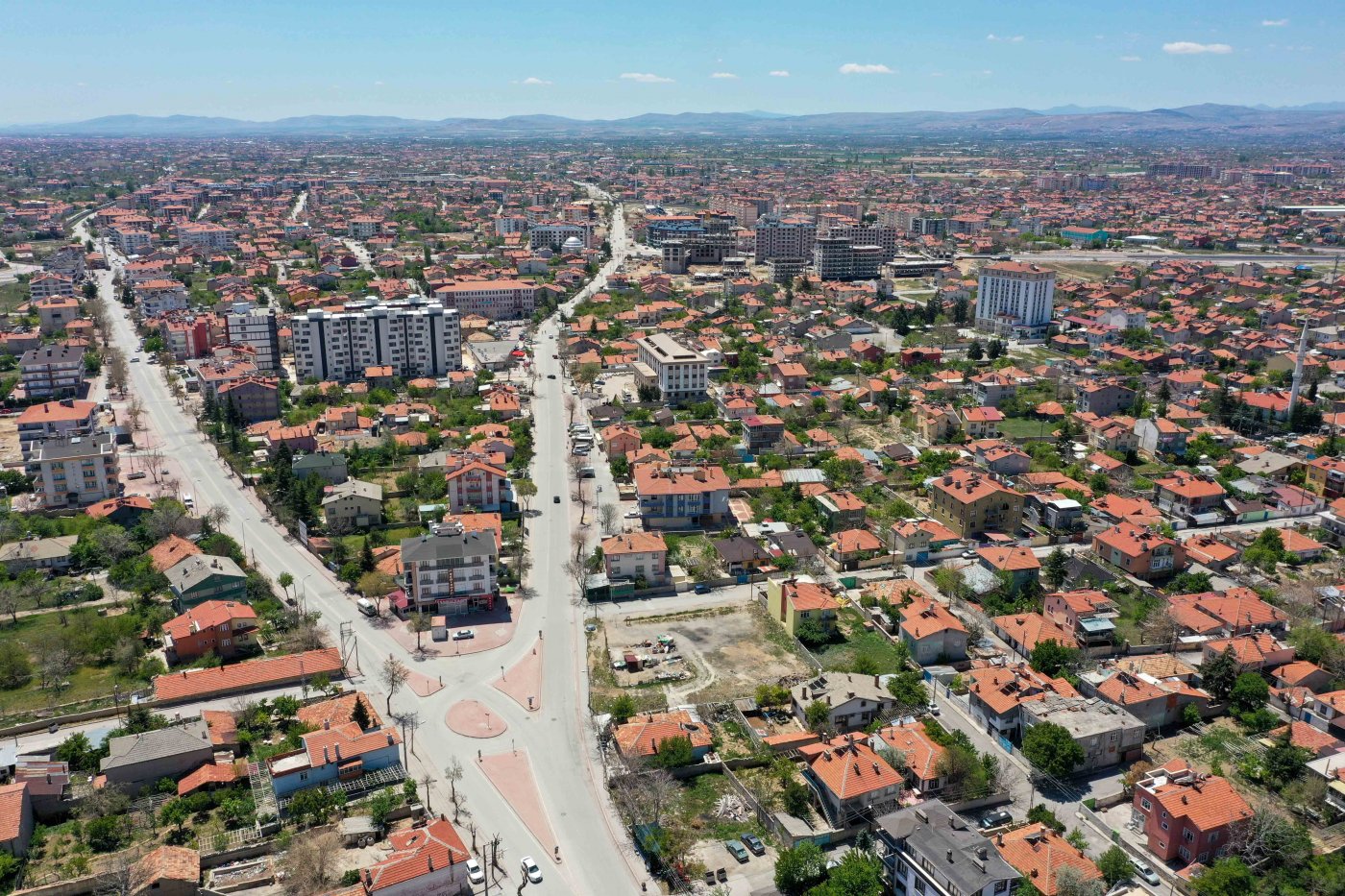 HASANKÖY CADDESİ YENİ BİR ÇEHREYE KAVUŞUYOR 