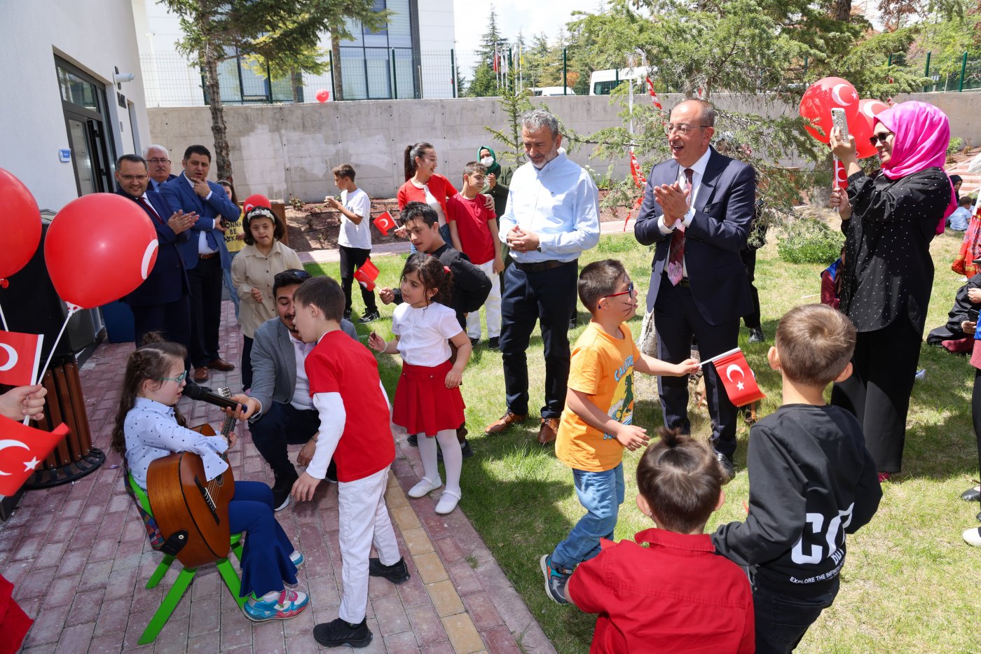DOSD MERAM’IN ÖZEL ÇOCUKLARI 23 NİSAN ÇOŞKUSUNU DOYASIYA YAŞADI 