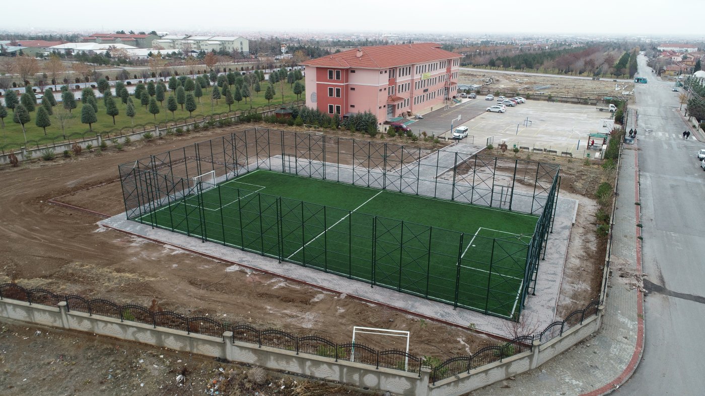 10 Adet Açık Halı Saha Yapımı